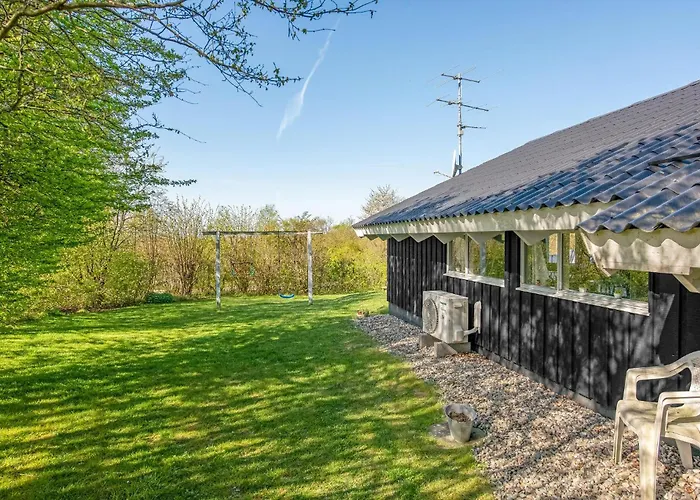 Hébergement de vacances Stunning In Sydals With Sauna *